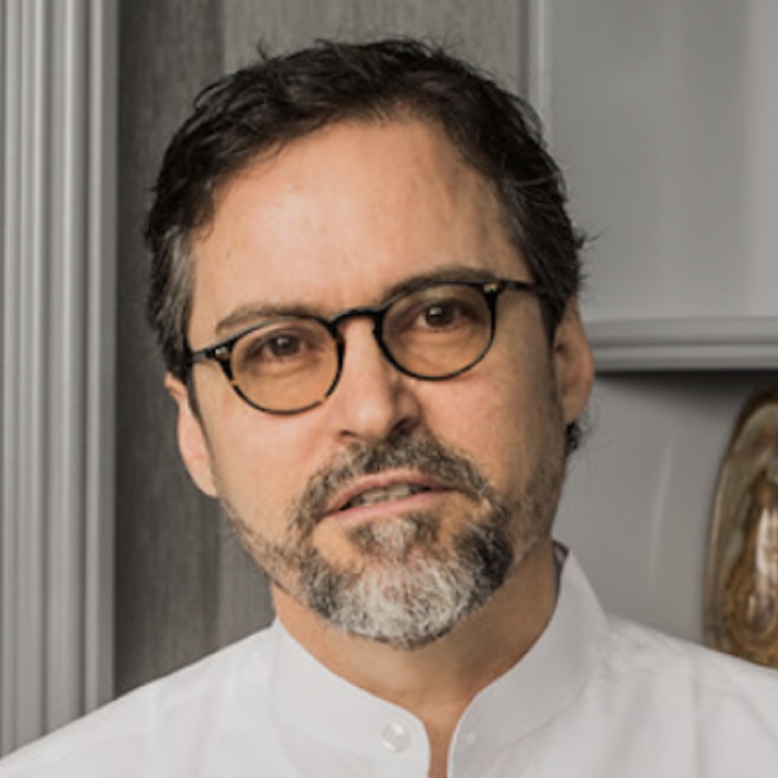 Yazar Fotoğrafı